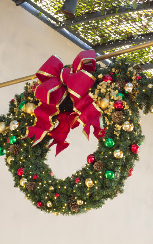 Classic Wreath - 3' to 12' Sizes with LED Lights
